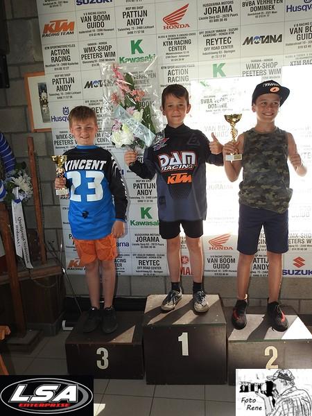 podium (48)-lill